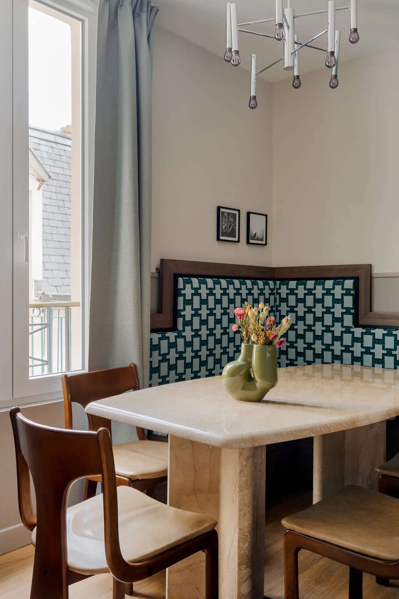 HOTEL PARIS 18 — 6